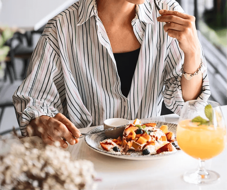 Image of an excited Brunch On Me gift card recipient. Their thank you note is below.